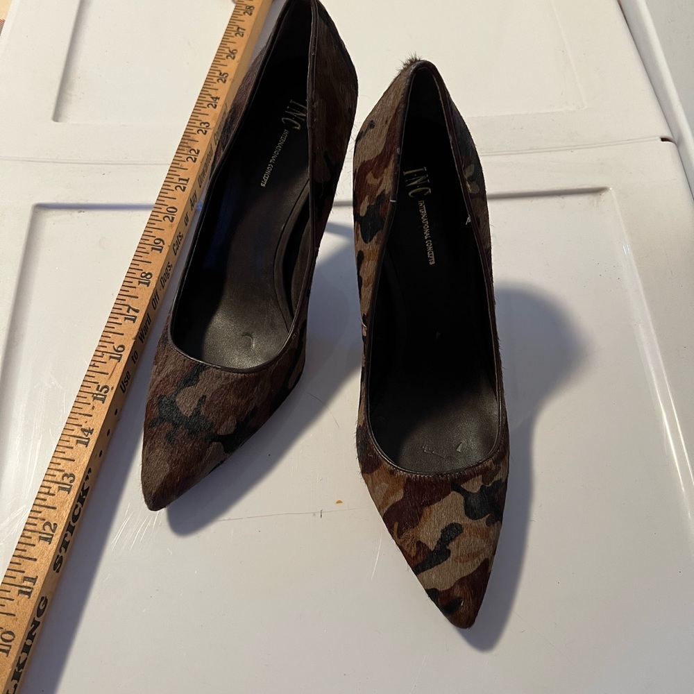 Inc international concepts size 8 camo heels